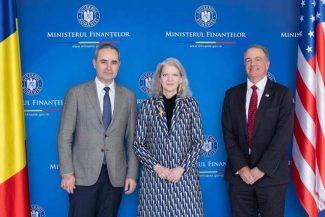 Nazare, întâlnire cu Allison Hooker, subsecretar de Stat în cadrul Departamentului de Stat al SUA: Avem nevoie de investiţii americane. Pentru ca aceste lucruri să se întâmple, România trebuie să rămână un partener serios şi predictibil