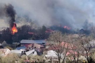 Dragoş Pîslaru: Guvernul a adoptat un sprijin important pentru familiile şi persoanele afectate de incendiul devastator produs în localitatea Rucăreni, comuna Soveja din judeţul Vrancea