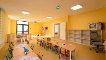 Ilie Bolojan şi Cseke Attila au inaugurat o creşă la Oradea / Bolojan: Guvernul va continua să susţină proiectele care răspund nevoilor reale ale comunităţilor / Aproape 5.000 de locuri în creşe în întreaga ţară