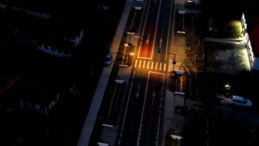 Proiect pentru creşterea siguranţei rutiere pe drumurile naţionale – Se vor monta peste 2.200 de stâlpi de iluminat autonomi, echipaţi cu lămpi LED direcţionale şi panouri fotovoltaice, la trecerile de pietoni şi se vor realiza marcaje speciale