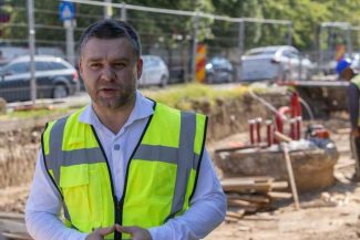 Ciprian Ciucu, pe şantierul liniei de tramvai de pe Bulevardul Dimitrie Pompeiu: Mi se reproşează că se lucrează prea mult în Bucureşti. OK, îmi asum acestă critică. Niciun oraş nu se poate reapara şi pune la punct fără şantiere