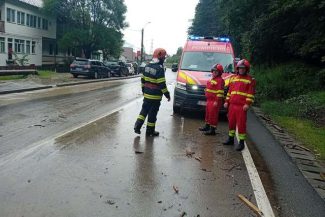 IGSU: Peste 10.000 de lucrători MAI, 6.800 de mijloace tehnice şi 530 de salvatori montani, implicaţi în gestionarea fenomenelor meteo extreme de duminică / Au fost transmise 38 de mesaje RO-ALERT în 23 de judeţe şi municipiul Bucureşti