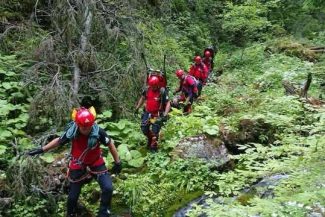 Argeş: Intervenţii a salvamontiştilor pentru recuperarea unor turişti rămaşi blocaţi în zone dificile, în Munţii Făgăraş
