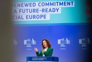 Roxana Mînzatu: În UE, aproape 50 de milioane de persoane de vârstă activă sunt în afara pieţei muncii, peste 31 de milioane sunt femei: În loc să întrebăm doar „de ce nu muncesc?”, trebuie să întrebăm şi: „ce îi împiedică să muncească?