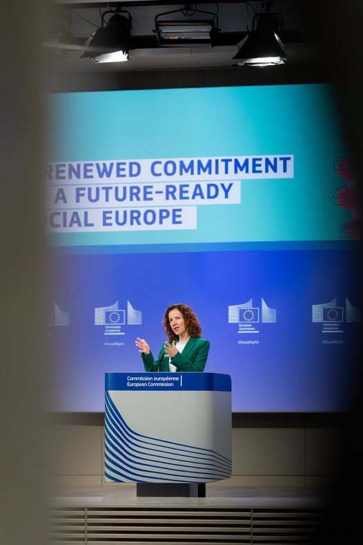 Roxana Mînzatu: În UE, aproape 50 de milioane de persoane de vârstă activă sunt în afara pieţei muncii, peste 31 de milioane sunt femei: În loc să întrebăm doar „de ce nu muncesc?”, trebuie să întrebăm şi: „ce îi împiedică să muncească?