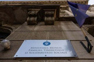 Ministerul Muncii acuză că decizia în cazul Legii salarizării a fost luată în ziua înregistrării dosarului, fără citarea ministerului / Sentinţa va fi atacată, chiar dacă ministerul nu avea intenţia de a continua procedura