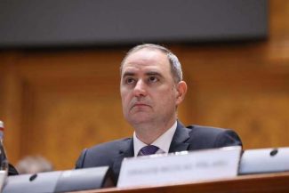 Alexandru Nazare: Problema pe piaţa carburanţilor azi nu mai este doar cât costă combustibilul, ci dacă există suficient produs disponibil / Ministerul Finanţelor susţine un mecanism de acciză dinamică, care permite reducerea accizei între 5% şi 25%