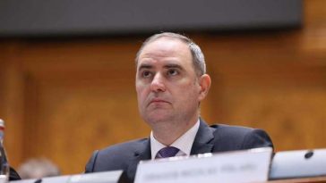 Alexandru Nazare: Problema pe piaţa carburanţilor azi nu mai este doar cât costă combustibilul, ci dacă există suficient produs disponibil / Ministerul Finanţelor susţine un mecanism de acciză dinamică, care permite reducerea accizei între 5% şi 25%