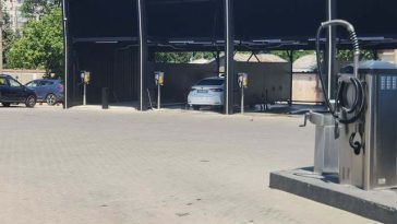 Spălătorie auto din Bucureşti, amendată pentru a doua oară pentru că funcţiona fără autorizaţie de mediu