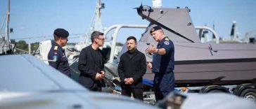 Zelenski, după vizita la Baza Navală din Portsmouth, împreună cu premierul britanic: Ţara noastră se apropie din ce în ce mai mult de ţările NATO. Marina noastră şi Forţele Armate contribuie la securitatea comună în Europa