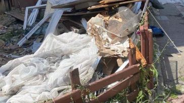 Bucureşti – Şantier de pe Splaiul Independenţei, amendat cu 15.000 de lei pentru nori de praf şi gestionarea haotică a deşeurilor – FOTO