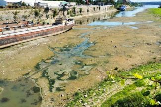 Debitul Dunării, staţionar în ultimele 24 de ore, dar specialiştii avertizează că va continua să scadă