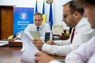 Alexandru Nazare, discuţii cu reprezentanţii agenţiei Moody’s: Agenţiile nu analizează doar cifrele la zi, ci şi stabilitatea politică şi capacitatea ţării de a continua reformele / Din punct de vedere financiar, România are argumente solide