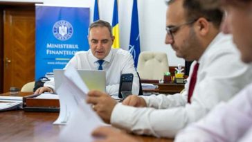 Alexandru Nazare, discuţii cu reprezentanţii agenţiei Moody’s: Agenţiile nu analizează doar cifrele la zi, ci şi stabilitatea politică şi capacitatea ţării de a continua reformele / Din punct de vedere financiar, România are argumente solide