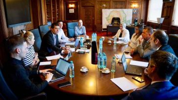 Radu Miruţă, întâlnire cu conducerea TAROM: În şase săptămâni vom propune un proiect pentru viitorul TAROM şi vom solicita o întrevedere la Comisia Europeană pentru a prezenta argumentele