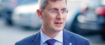 Europarlamentarul USR Dan Barna, audiat la DNA în dosarul achiziţiei vaccinurilor COVID: Subiectul în sine mi se pare cel puţin bizar. Este ca şi cum, în situaţii de război, cumperi 100 de tancuri şi apoi vine pacea şi acuzi că de ce le-au cumpărat