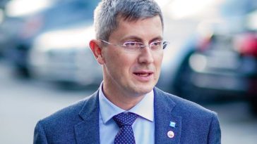 Europarlamentarul USR Dan Barna, audiat la DNA în dosarul achiziţiei vaccinurilor COVID: Subiectul în sine mi se pare cel puţin bizar. Este ca şi cum, în situaţii de război, cumperi 100 de tancuri şi apoi vine pacea şi acuzi că de ce le-au cumpărat