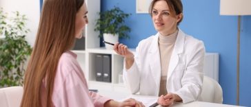 Un studiu sugerează o asociere între contraceptive orale şi mâncatul compulsiv