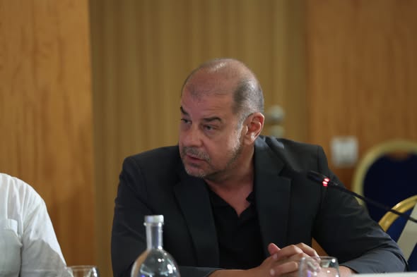 Adrian Marius Dobre, directorul UNIFARM în cadrul Health EU Summit, conferință dedicată dialogului despre sănătate, medicamente critice și soluții terapeutice.