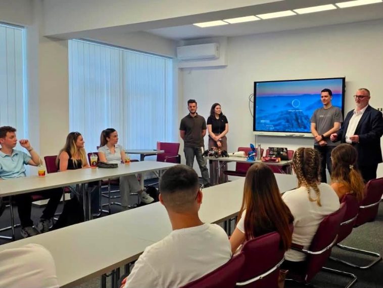 Studenți din POLITEHNICA București în vizită la laboratoarele ICI Bucuresti pentru a descoperi proiecte de inovație și robotică