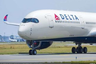 Un avion care ateriza la Chicago a intrat în contact cu un foc de artificii – CNN