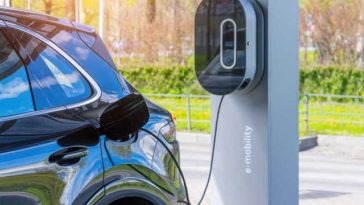 Eurostat: Parcul de autoturisme din aproape toate ţările UE a crescut în ultimii 5 ani, depăşind, în 2025, un total de 260 de milioane de autoturisme / România a raportat cea mai mare pondere a autoturismelor cu o vechime de peste 20 de ani – 39,1%
