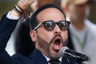 Preşedintele ales columbian Abelardo de la Espriella dă asigurări că este ţinta unui presupus atentat urzit de gherilele ELN şi FARC, în schimbul unei recompense de aproape 1 mil.$