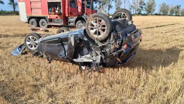 Giurgiu: Un tânăr de 19 ani şi un adolescent, răniţi după ce autoturismul în care se aflau s-a izbit de un TIR şi s-a răsturnat
