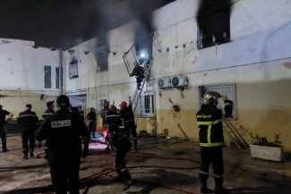 Cel puţin 11 morţi şi 19 răniţi la periferia capitalei algeriene Alger, într-un incendiu la un orfelinat. Aproape 1.000 de incendii într-o săptămână, soldate cu un mort, în nordul Algeriei, afectat de o caniculă dură