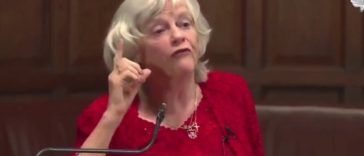 Poliţia britanică l-a eliberat pe bărbatul arestat sub suspiciunea de ucidere a fostei deputate Ann Widdecombe