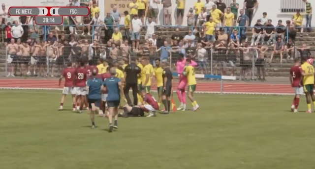 Incident la meciul amical Metz – Fortuna Sittard. O femeie arbitru a fost accidentată după ce a încercat să despartă jucătorii – VIDEO