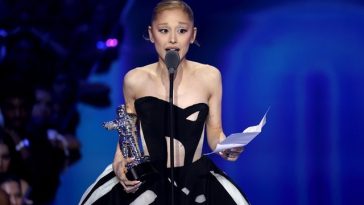 Ariana Grande îi dă în judecată pe hackerii care ar fi vândut online melodii şi fotografii nelansate