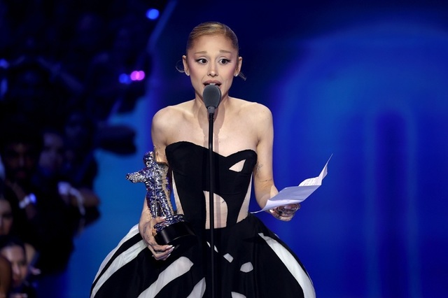 Ariana Grande îi dă în judecată pe hackerii care ar fi vândut online melodii şi fotografii nelansate