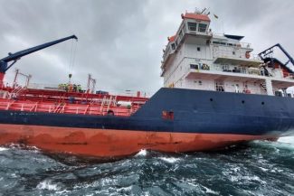 O ambarcaţiune ARSVOM caută doi marinari care ar fi dispărut de la bordul unei nave în zona Sulina