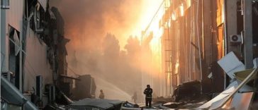 Atacul cu rachete balistice asupra Kievului s-a soldat cu cel puţin doi morţi. Ofensiva rusă asupra Kievului exploatează o vulnerabilitate a apărării aeriene a Ucrainei: nu mai are rachete Patriot în stocuri, potrivit presei