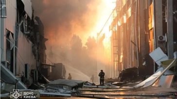 Atacul cu rachete balistice asupra Kievului s-a soldat cu cel puţin doi morţi. Ofensiva rusă asupra Kievului exploatează o vulnerabilitate a apărării aeriene a Ucrainei: nu mai are rachete Patriot în stocuri, potrivit presei