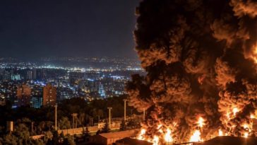 Iranul afirmă că două obiective militare au fost atacate. SUA spun că în prezent nu desfăşoară lovituri