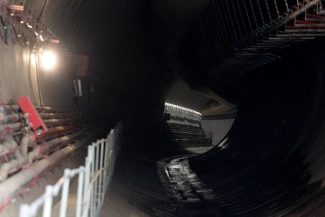 Construcţia unei noi linii de metrou la Atena, întreruptă după semnalarea unor fisuri şi pagube la peste 200 de locuinţe. Finalizarea lucrărilor, amânată cu trei ani, din 2029 în 2032