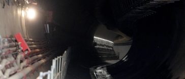 Construcţia unei noi linii de metrou la Atena, întreruptă după semnalarea unor fisuri şi pagube la peste 200 de locuinţe. Finalizarea lucrărilor, amânată cu trei ani, din 2029 în 2032