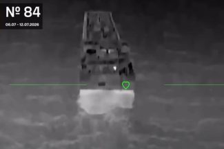 Rusia susţine că Ucraina a lovit un petrolier rus în Marea Azov. Kievul publică imagini în care se vede distrugerea a 14 nave ruseşti – VIDEO