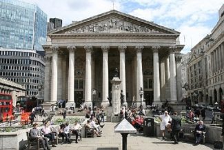 Banca Angliei avertizează că inteligenţa artificială reprezintă un risc tot mai mare pentru stabilitatea financiară