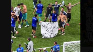 Jucătorii argentinieni au desfăşurat după meciul cu Anglia un banner politic pe care scria „Insulele Falkland sunt argentiniene” – VIDEO