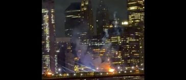 Incendiu pe Podul Brooklyn din New York în timpul spectacolului de artificii – VIDEO