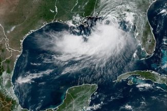 O furtună tropicală, Bertha, ameninţă sudul SUA