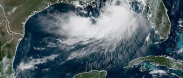 O furtună tropicală, Bertha, ameninţă sudul SUA
