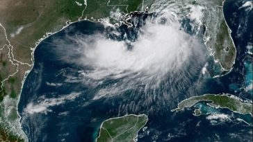 O furtună tropicală, Bertha, ameninţă sudul SUA