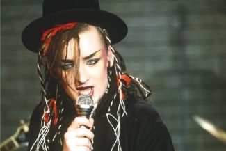 Boy George se retrage din musicalul „Jesus Christ Superstar” după ce a lansat o melodie în sprijinul acţiunii Israelului în Gaza