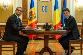 Nicuşor Dan l-a primit pe premierul Republicii Moldova, Vasile Tofan / Un punct central al discuţiilor, situaţia de securitate complexă din regiune, generată de războiul de agresiune al Rusiei împotriva Ucrainei