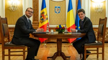 Nicuşor Dan l-a primit pe premierul Republicii Moldova, Vasile Tofan / Un punct central al discuţiilor, situaţia de securitate complexă din regiune, generată de războiul de agresiune al Rusiei împotriva Ucrainei