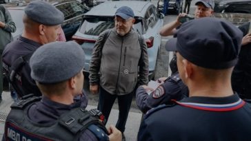 Opozantul rus Boris Nadejdin, un fost deputat liberal, care a încercat să candideze în 2024 împotriva lui Putin, arestat la Moscova în timp ce strângea semnături în vederea unui mandat în Duma de Stat în alegerile din septembrie, acuzat de ”extremism”
